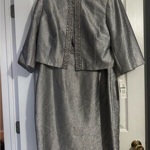 Adrianna Papell Shimmering Silver Ensemble size 18 new with tag